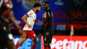 Athletico-PR empata contra RB Bragantino
