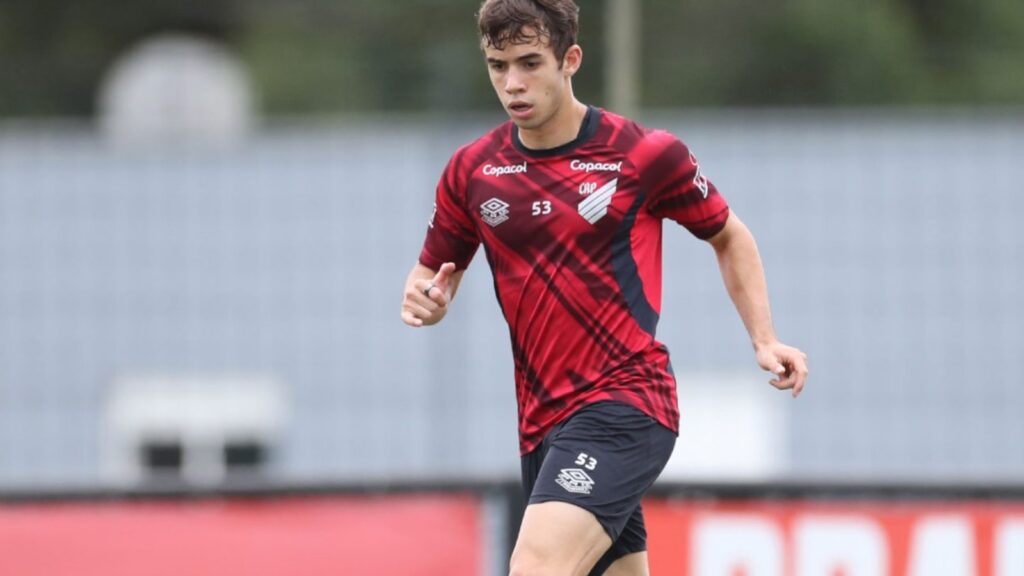 Dudu treina e fala sobre Athletico-PR na pré-temporada