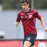 Dudu treina e fala sobre Athletico-PR na pré-temporada