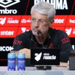 Athletico-PR vence Cruzeiro por 2 a 1