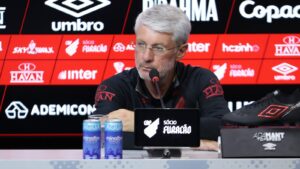 Athletico-PR vence Cruzeiro por 2 a 1