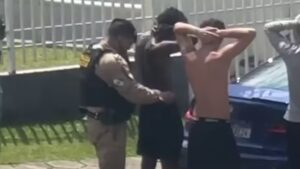 Bruninho do Athletico-PR é flagrado dirigindo