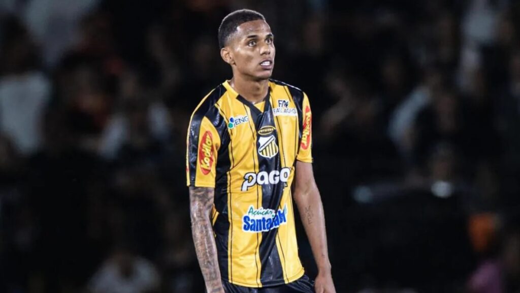 Athletico-PR faz proposta abaixo por Dantas