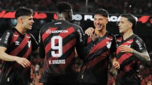 Athletico-PR vence Botafogo pelo Brasileirão