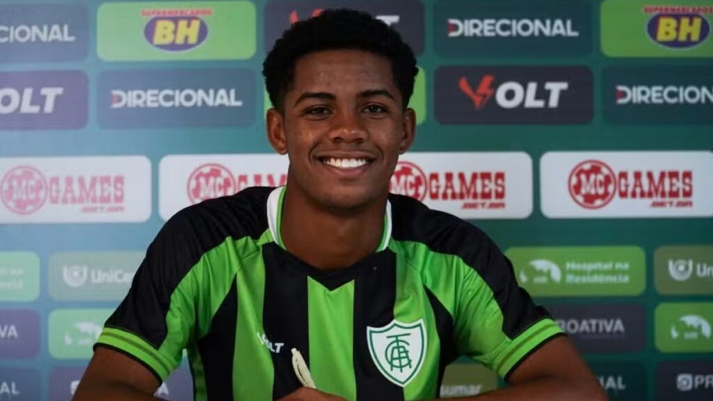 Athletico-PR contrata jovens para sub-15 e sub-20