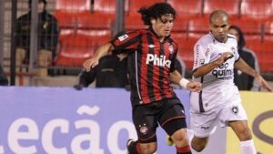 Athletico-PR se despede de Márcio Azevedo