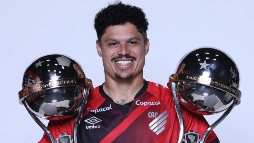 Athletico-PR se despede de Márcio Azevedo