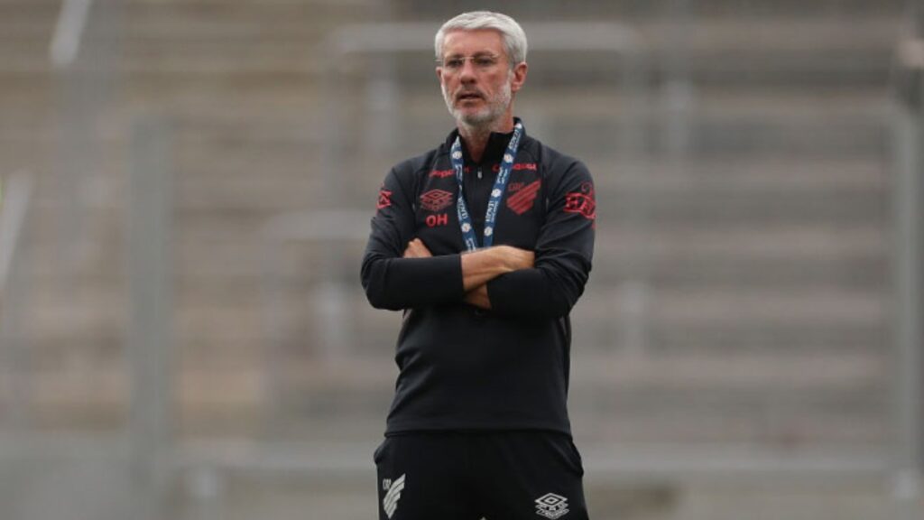 Athletico-PR faz jogo treino para dar ritmo