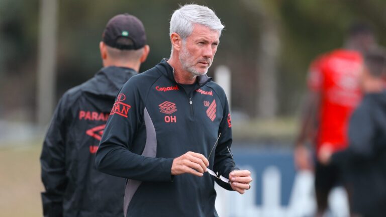 Odair prepara Athletico-PR contra Bahia
