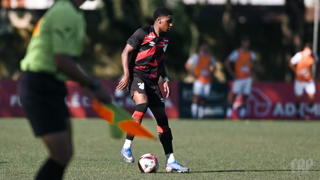 Vitinho no Athletico-PR pelo Sub-20