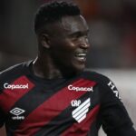 Athletico-PR vence Botafogo pelo Brasileirão