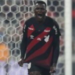 Athletico-PR vence Cruzeiro por 2 a 1