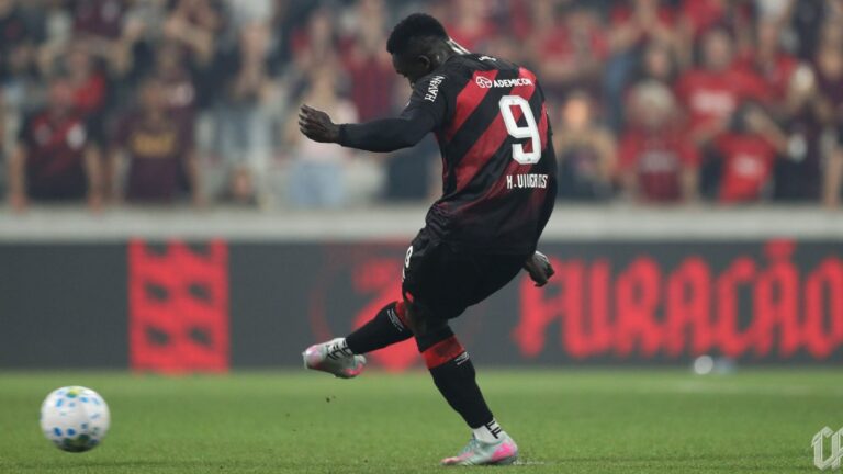 Athletico-PR tem Viveros que decide contra Vitória