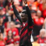 Athletico-PR vence Chapecoense em casa pelo Campeonato Brasileiro