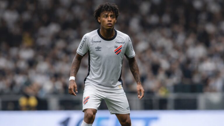 Athletico-PR deve vender Bruninho