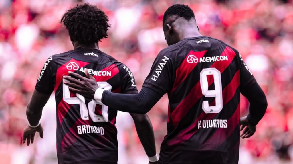 Athletico-PR negocia saída de Bruninho