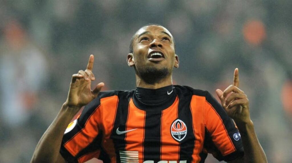 Athletico-PR vende Fernandinho ao Shakhtar