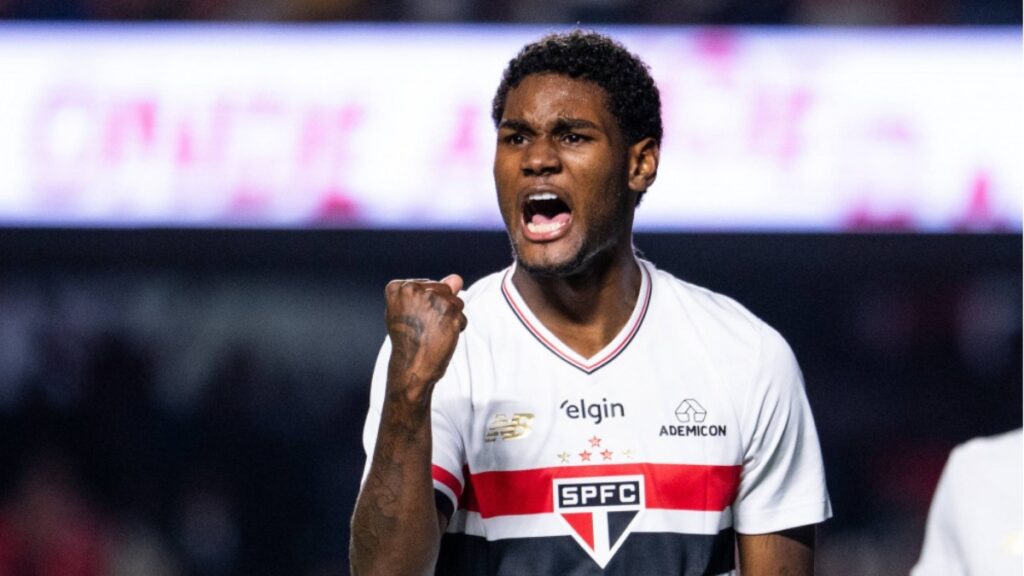 Lucas Ferreira é oferecido para o Athletico pelo Shakhtar