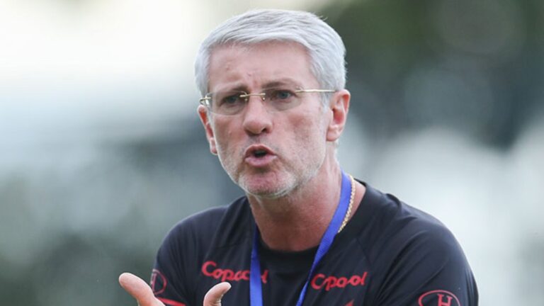 Athletico-PR decepciona contra Atlético-MG e sofre derrota