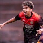 Athletico-PR renova com Rikelme Almeida