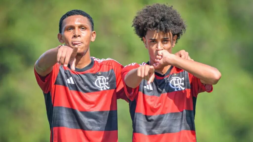 Athletico-PR tem fatia do passe de Ryan Roberto