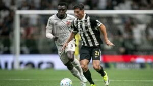 Athletico-PR decepciona contra Atlético-MG e sofre derrota