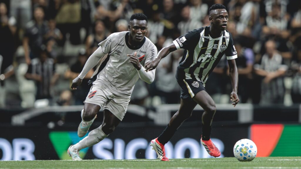 Athletico-PR decepciona contra Atlético-MG e sofre derrota
