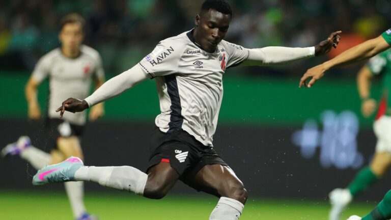 Athletico-PR sofre derrota para Palmeiras fora de casa pelo Brasileirão