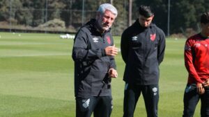 Odair Hellmann avalia contratação no Athletico-PR