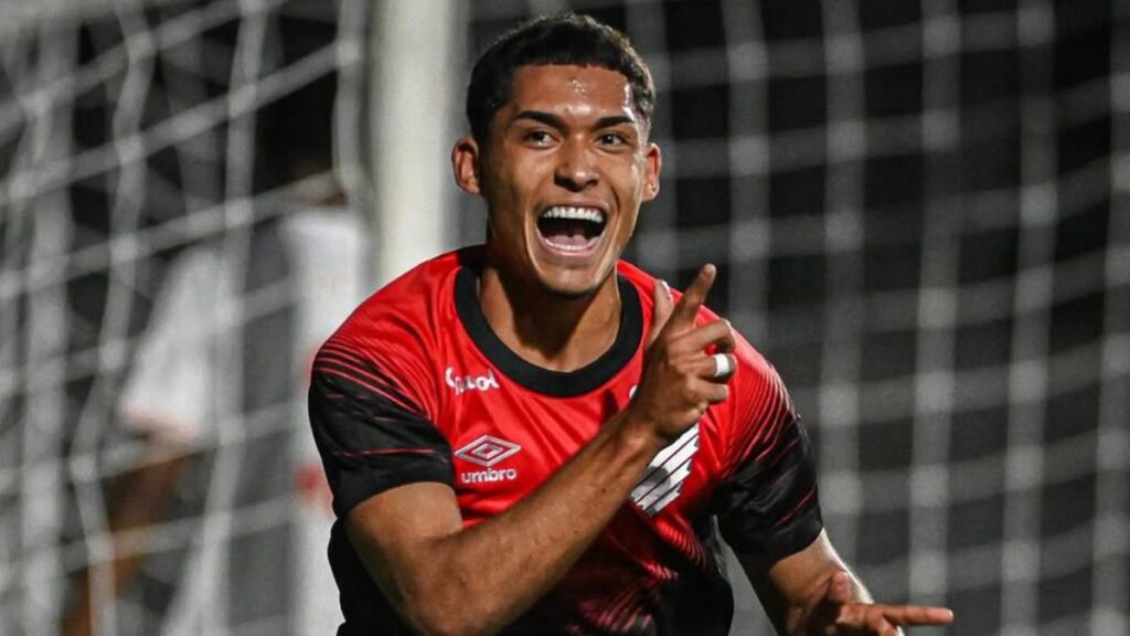 Athletico-PR tem novidade na escalação contra Remo