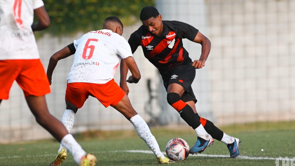 Kayke Ayrton é convocado do Athletico-PR pela Seleção