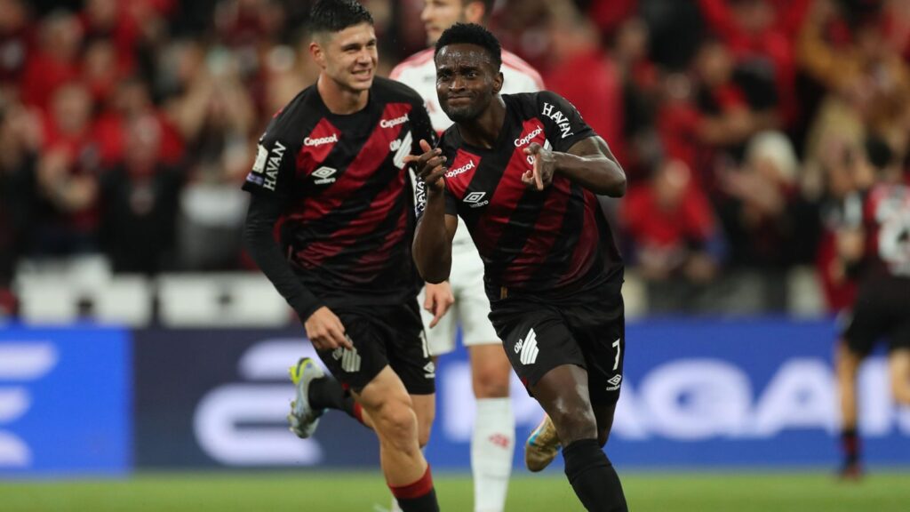 Athletico-PR empata com Flamengo pelo Brasileirão