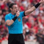 Athletico-PR enfrenta Vasco com Raphael Claus no apito