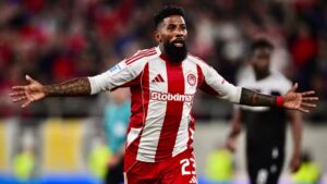 Athletico-PR sonda Rodinei em busca de lateral