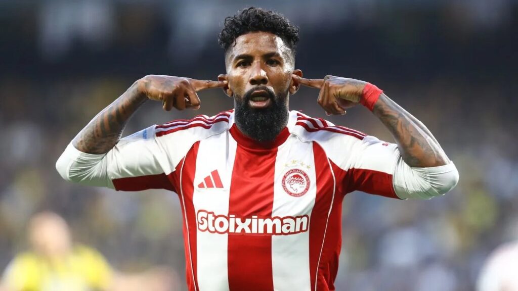 Athletico-PR sonda Rodinei em busca de lateral