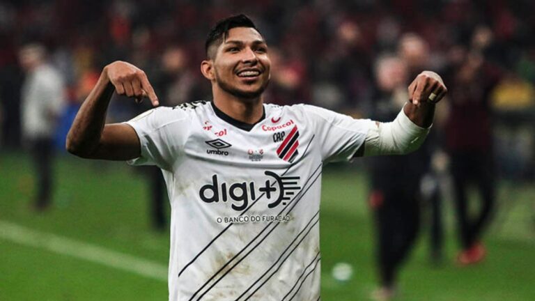 Athletico-PR negocia com Rony