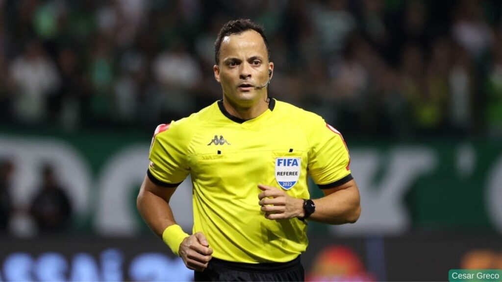 Sávio Pereira Sampaio apita Athletico-PR x Grêmio pelo Brasileirão