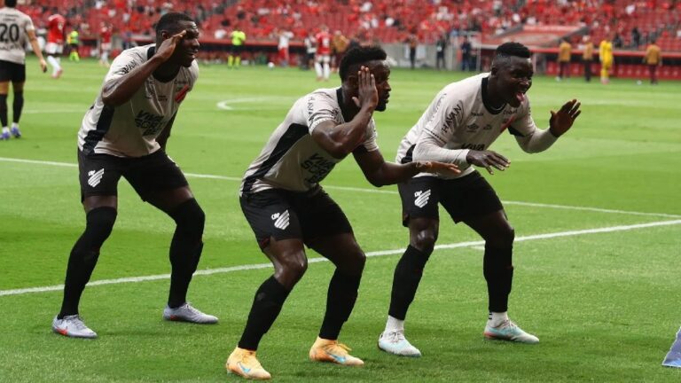 Athletico-PR vence Internacional fora de casa na estreia